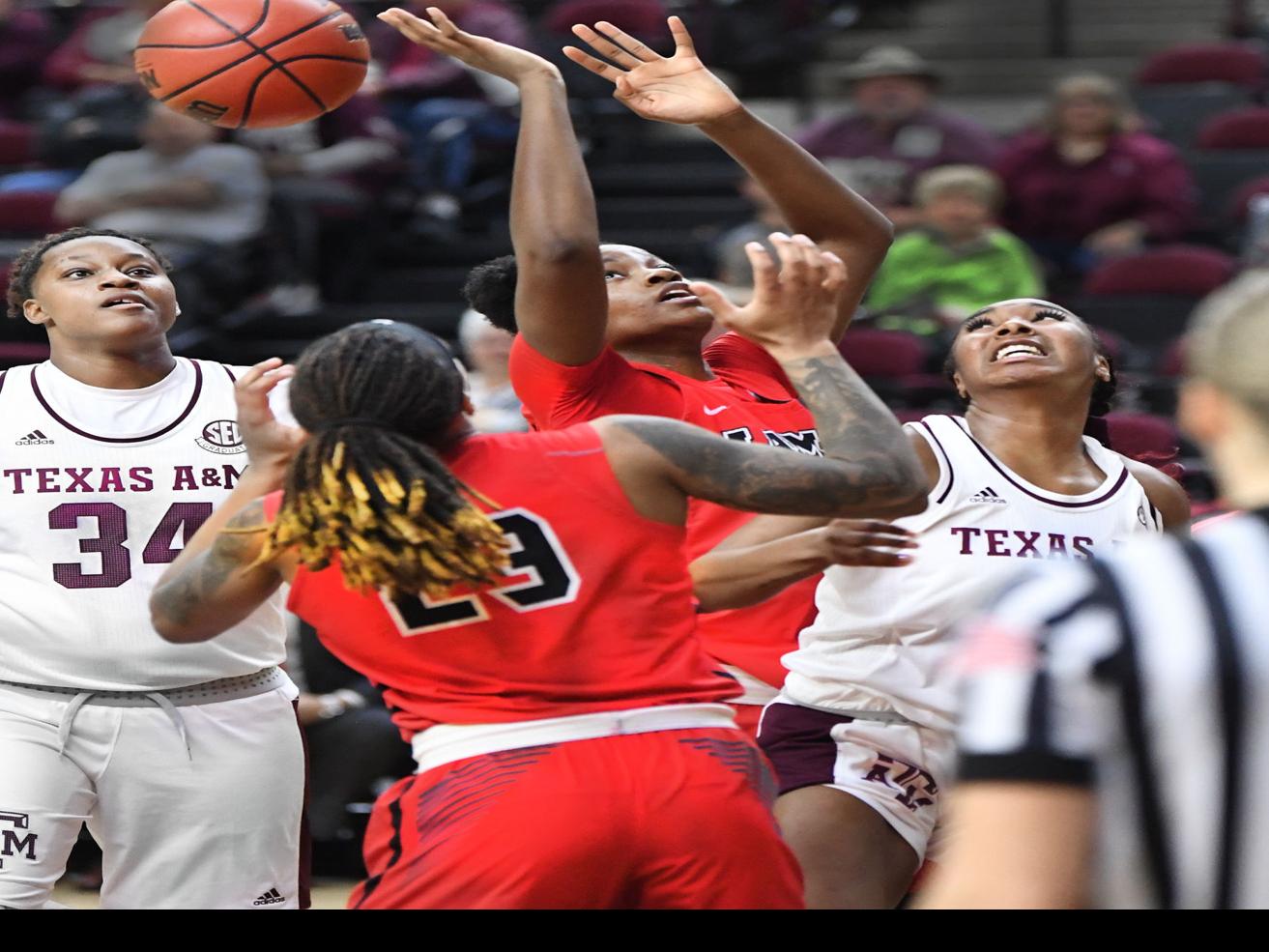 No 17 Aggie Women S Basketball Team Loses To Lamar With Carter Suspended For Game Aggie Sports Theeagle Com