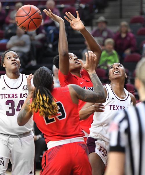No 17 Aggie Women S Basketball Team Loses To Lamar With Carter Suspended For Game Aggie Sports Theeagle Com