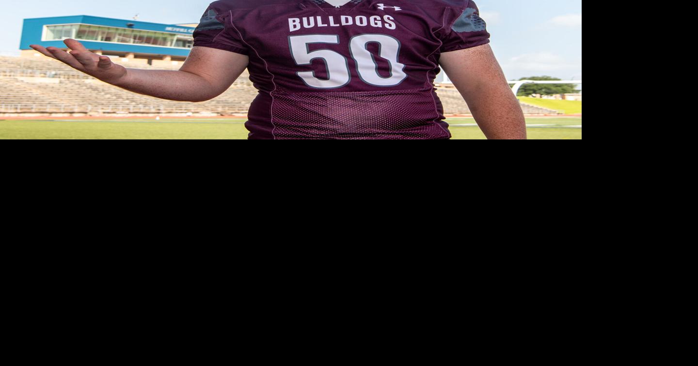 Iola football team eyes improvement under new coach