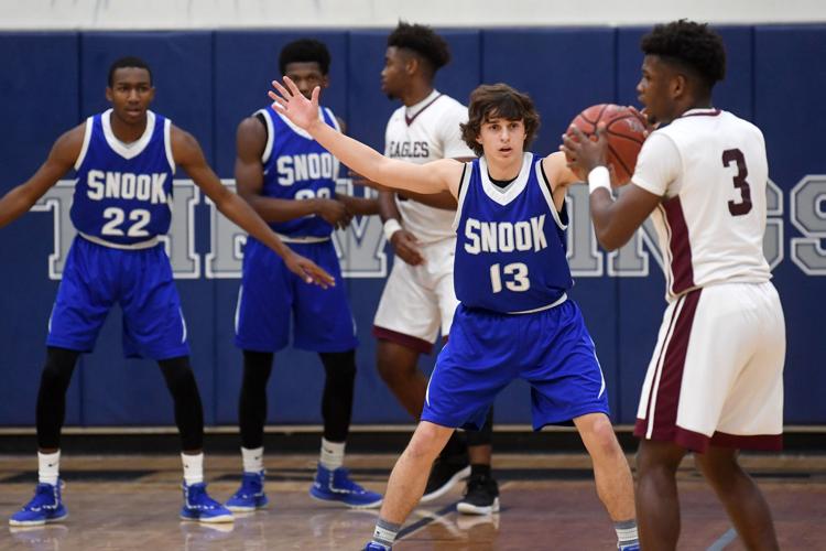 Hearne boys basketball team edges Snook on lastsecond shot