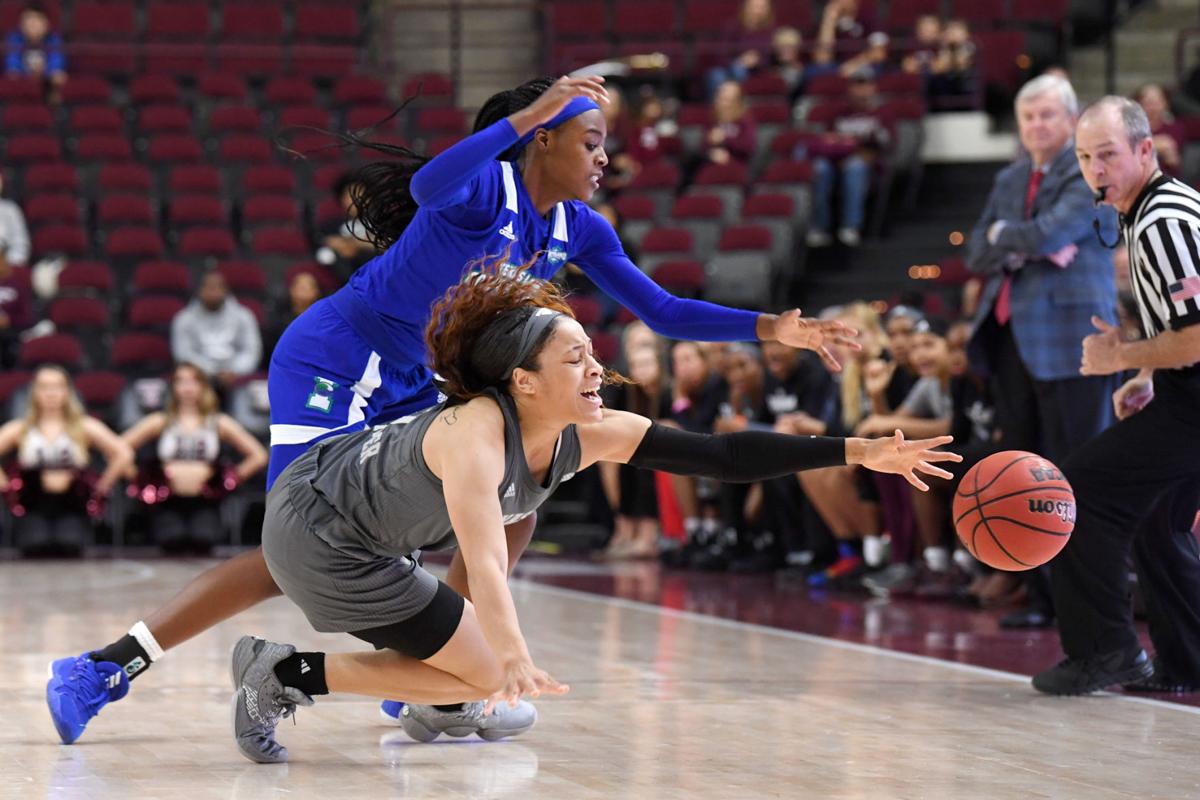 No 11 Texas A M Routs Islanders In Ho Hum Nonconference Finale