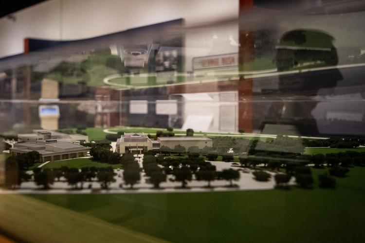 061124-bcs-news-BushLibrary-003.JPG