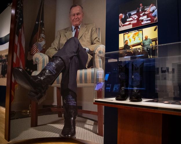 061124-bcs-news-BushLibrary-004.JPG