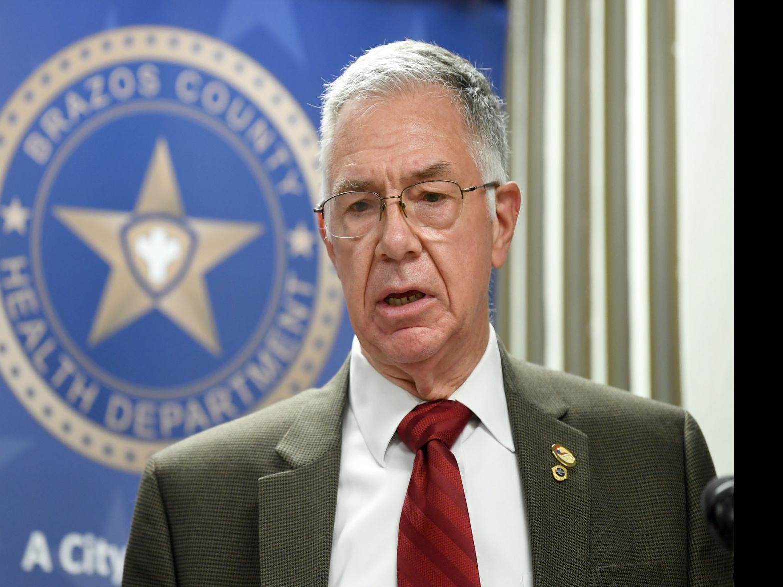 College Station Mayor Signs Emergency Order Requiring Face Masks Local News Theeagle Com