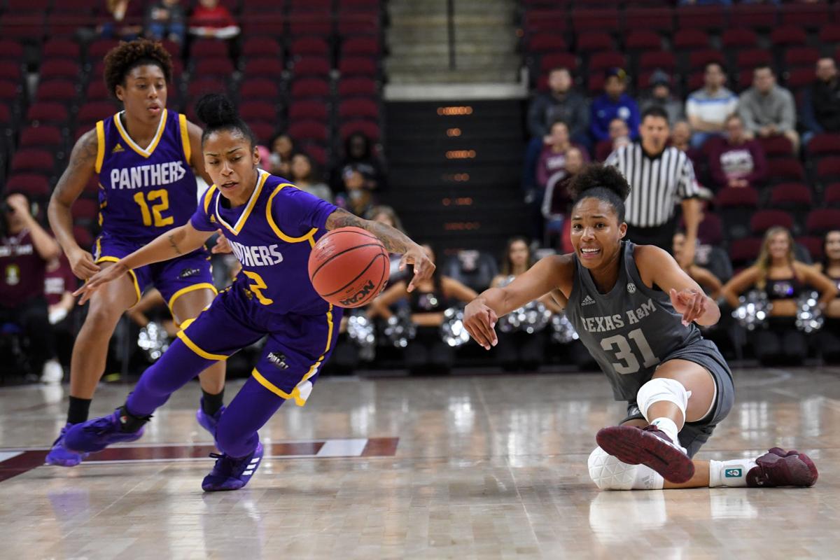 Texas A M Women S Basketball Team Gives Its Bench Some Work In Win