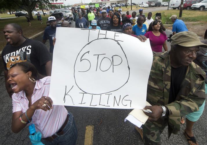 Hearne residents gather for peaceful protest outside police department