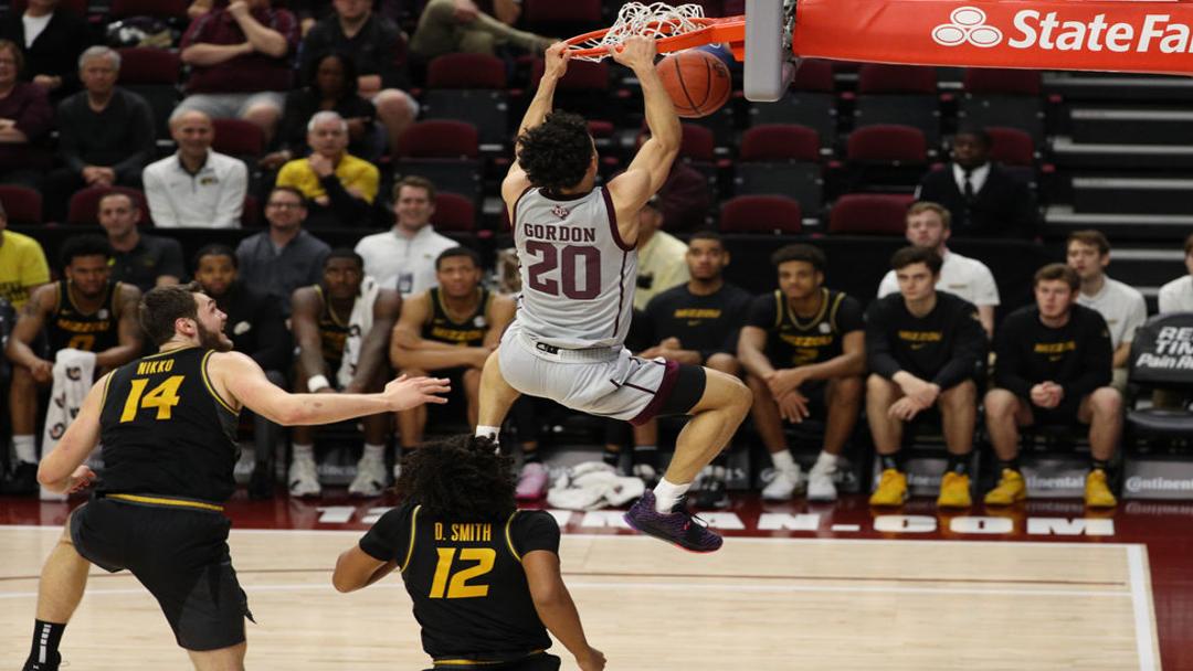 Texas A M Men S Basketball Team Uses Power Game To Beat Missouri