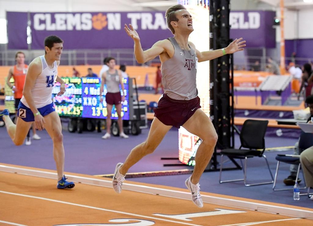 Alex Riba Becomes First Aggie To Break 4 Minute Mile Aggie