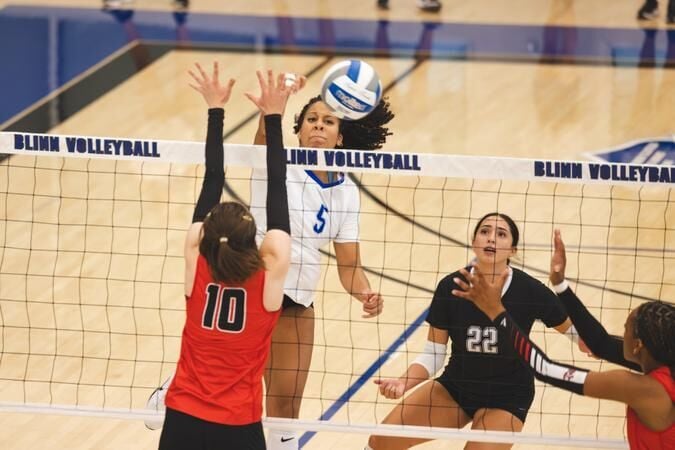 Blinn falls to Navarro in five-set Region 14 battle