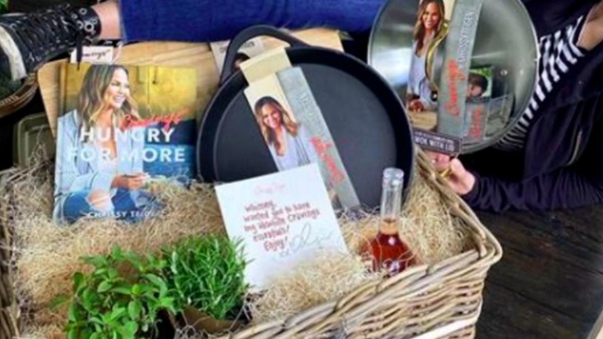 Chrissy Teigen Calls Out Rich Friends For Asking For Free Products Video Theeagle Com