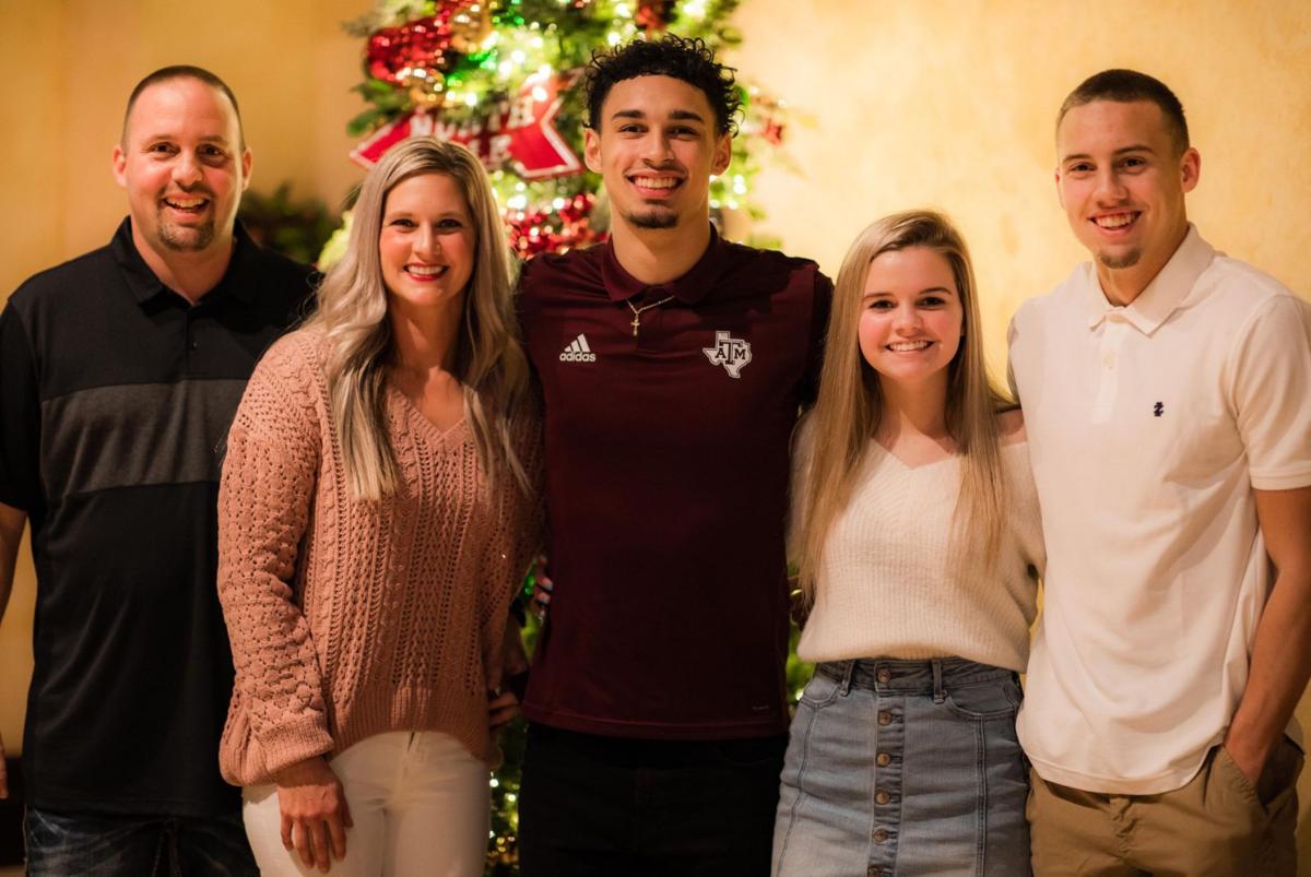 Texas A M Guard Gordon Credits Perry Family For Helping Him Add