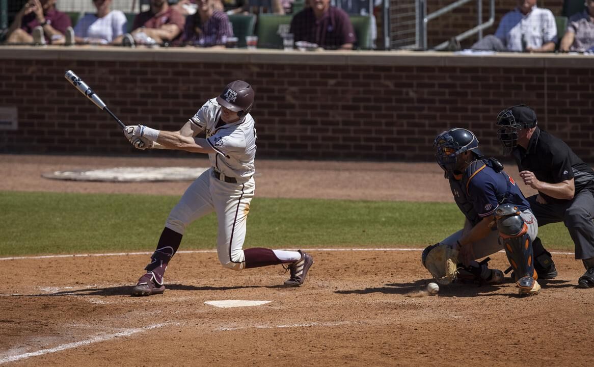 No. 16 Vol baseball swept by No. 5 Arkansas with 7-2 loss.