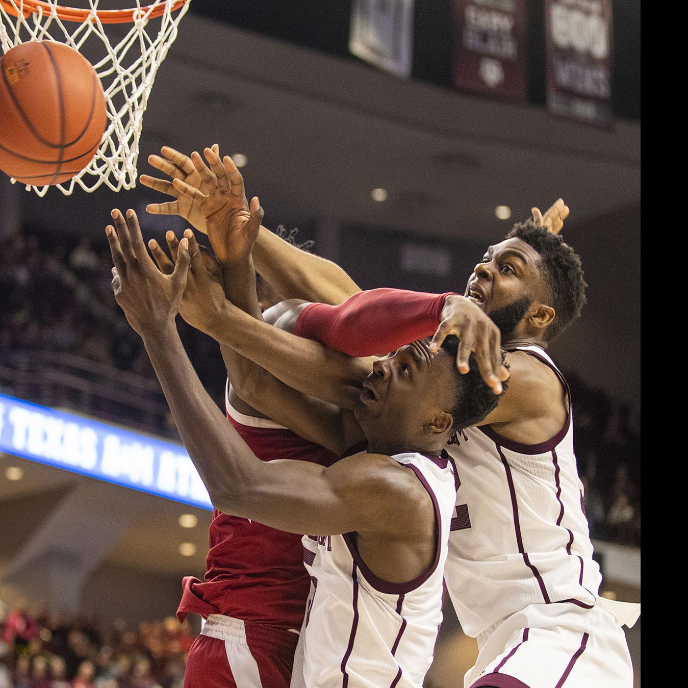 Texas A M Basketball Team Beats Arkansas To Finish Sec Play At 10