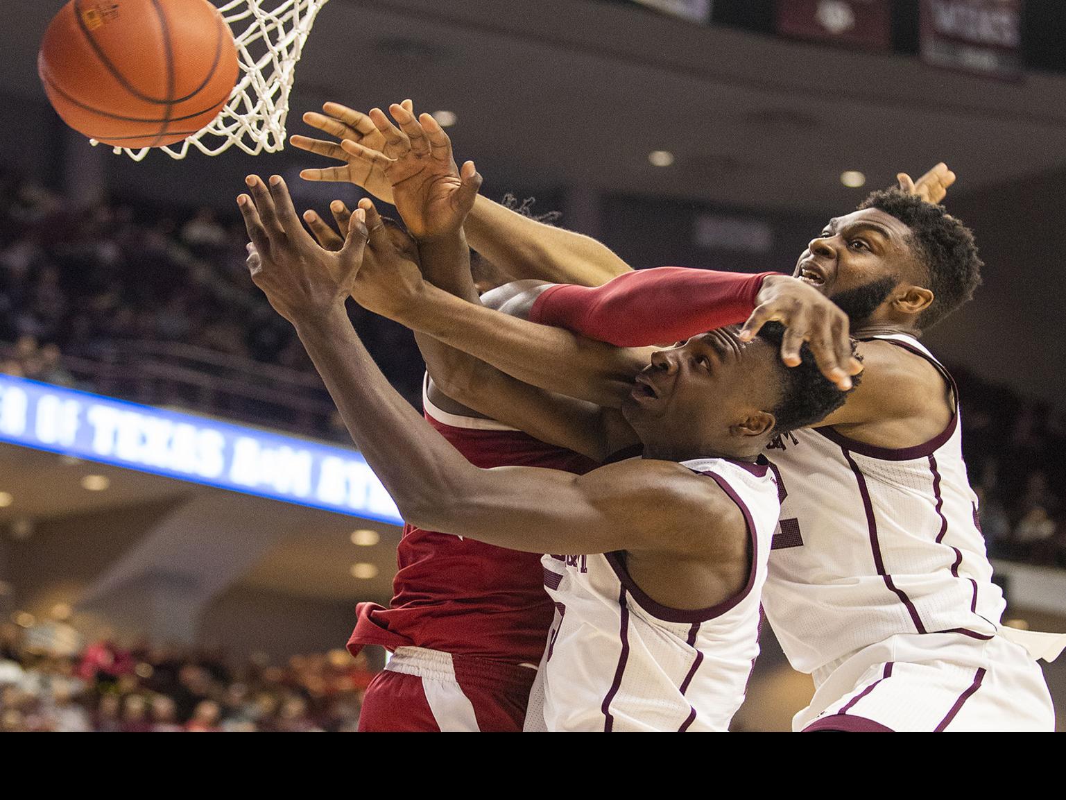 Texas A M Basketball Team Beats Arkansas To Finish Sec Play At 10