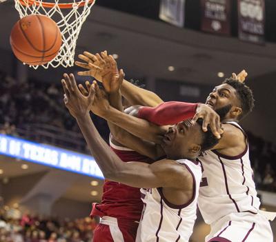 Texas A M Basketball Team Beats Arkansas To Finish Sec Play At 10