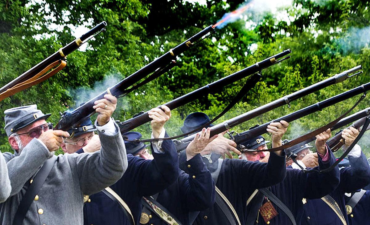 Statues of Union, Confederate soldiers unveiled on 150th anniversary of