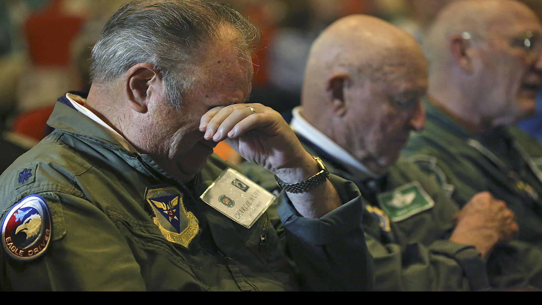 Vietnam Pows Honored At San Antonio Ceremony Military Theeagle Com Looking for books by everett alvarez? vietnam pows honored at san antonio