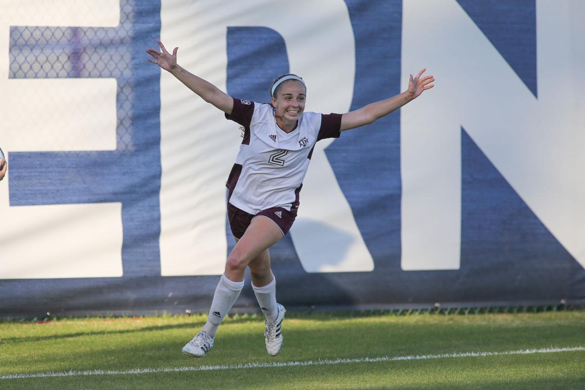 Bates' unselfish style vital for Texas A&M soccer team aiming for deep NCAA run | Aggie Sports