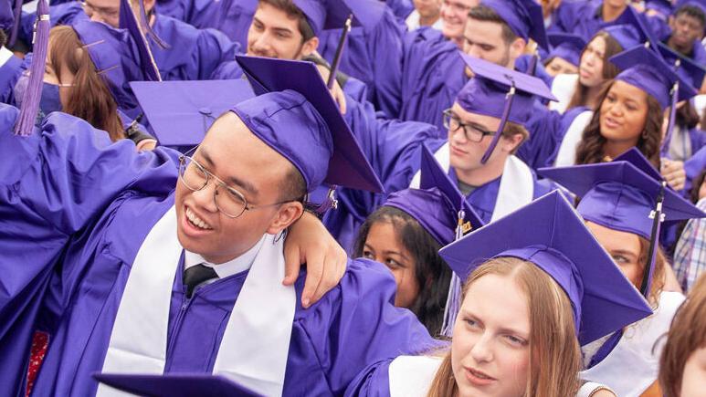 Rudder College Station High Schools Hold Rain Delayed Graduation Ceremonies Education Theeagle Com Rudder High School Graduation 2022