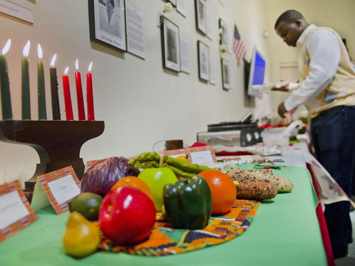 Kwanzaa Celebration Brings Community Together While Teaching Traditions Local News Theeagle Com