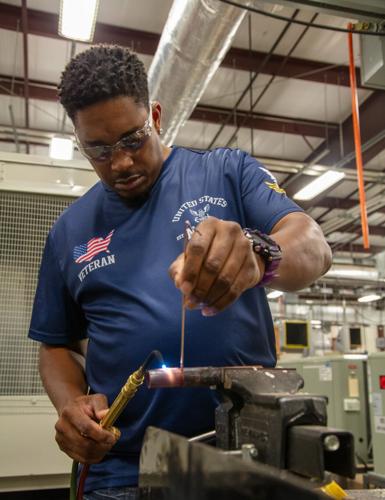 Navy veteran expands electrical career at TSTC