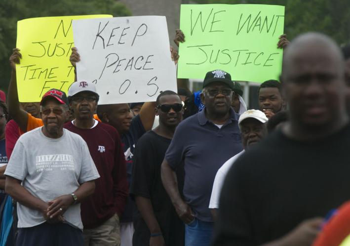 Hearne residents gather for peaceful protest outside police department