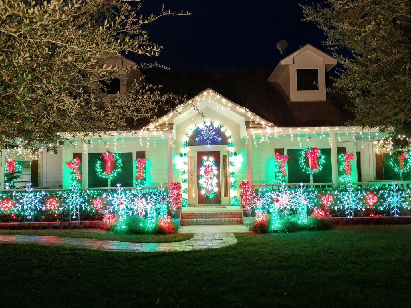 The Best Holiday Lights Around Bryan College Station Local News Theeagle Com College Station Christmas Lights