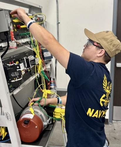 Navy veteran takes maintenance experience to the classroom