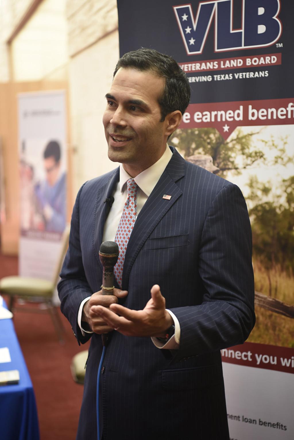 Texas Land Commissioner George P Bush Pays Homage To George H W Bush Family Dynasty During Visit To Aggieland Local News Theeagle Com