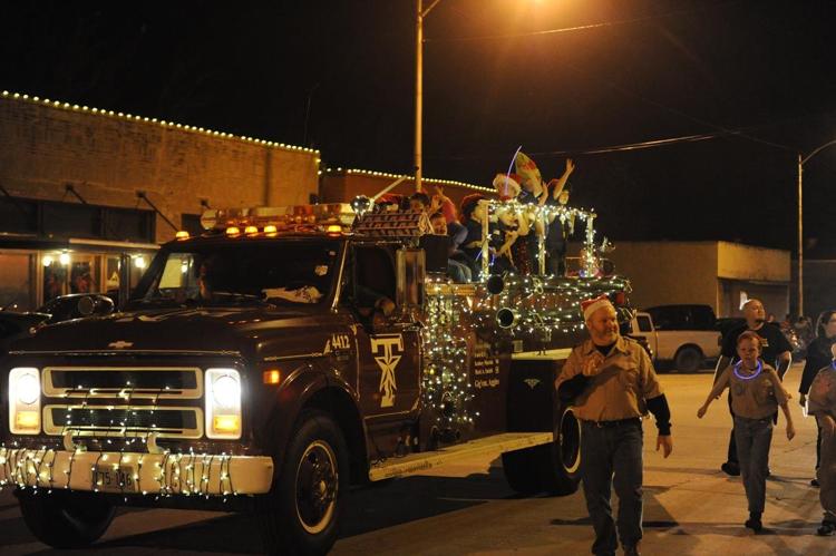 Gallery: Downtown Bryan Lighted Christmas Parade 2014 | News | theeagle.com