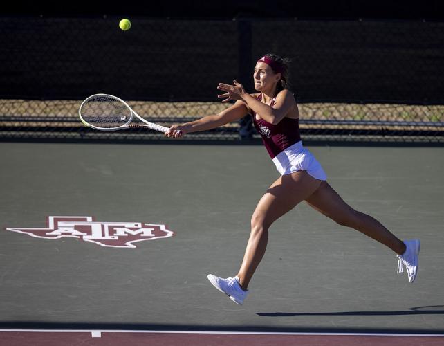 Texas A&M women's tennis team pushes win streak to 10 with 6 ...