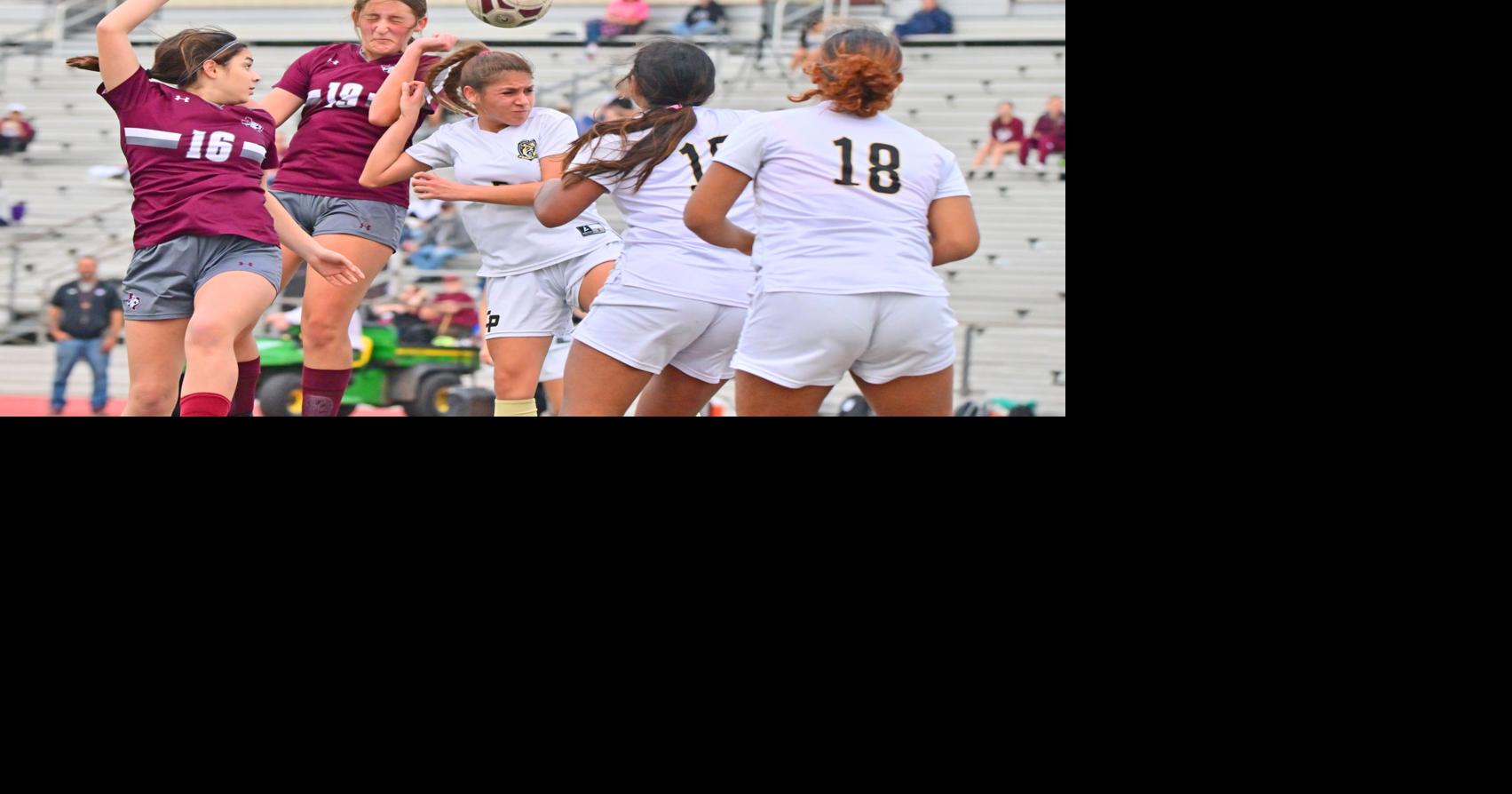 Lady ’Necks look for consistency on offense Sports