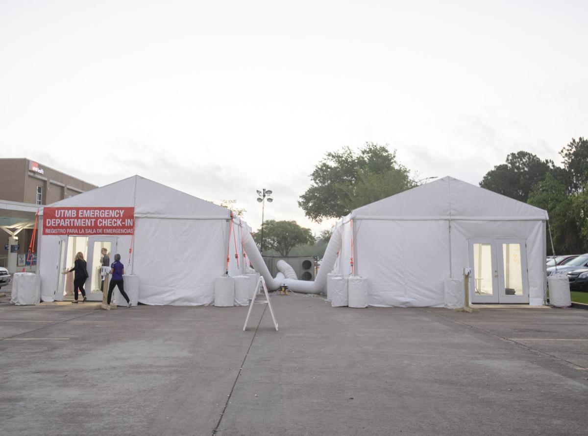 Utmb Angleton Sets Up Outdoor Triage Tents News Thefacts Com