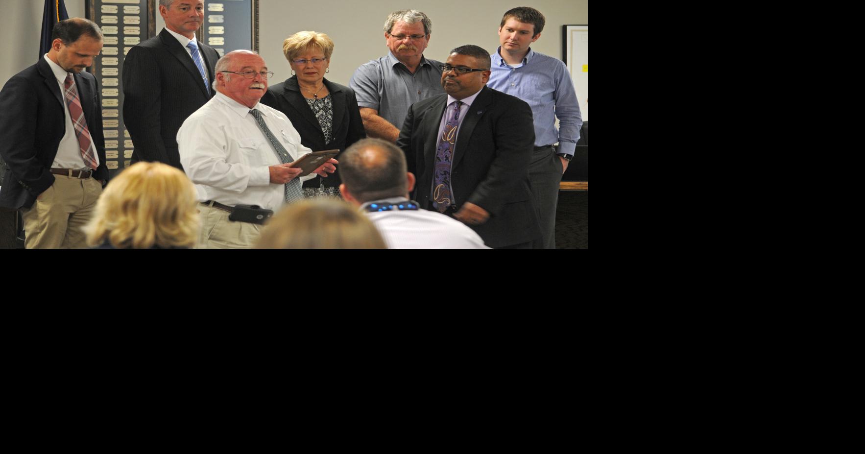 Emotional Perez takes Angleton mayor's seat; Rhyne plans 2020 sheriff ...
