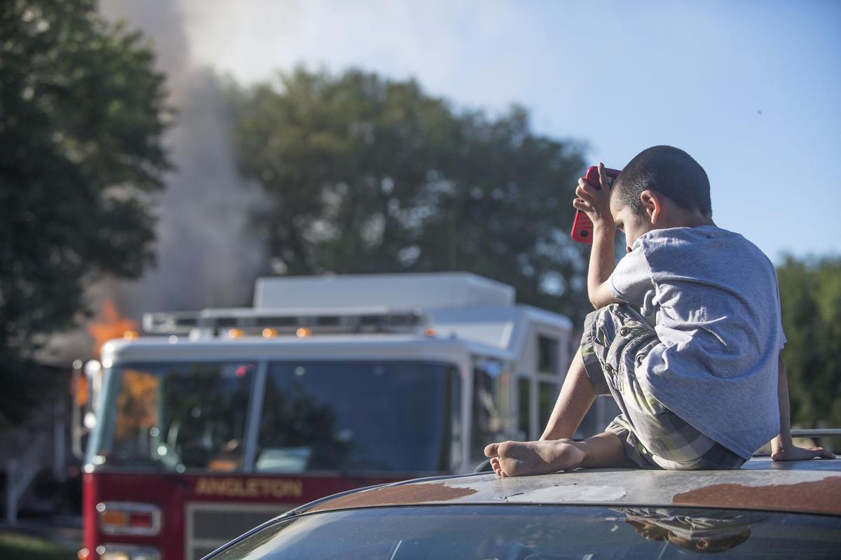 Witnesses Say Angleton Trailer Fire Started By Children Free Share Thefacts Com