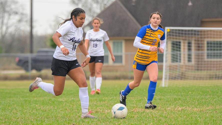 Young Angleton team ends 1st day of Bay City Classic on right foot ...