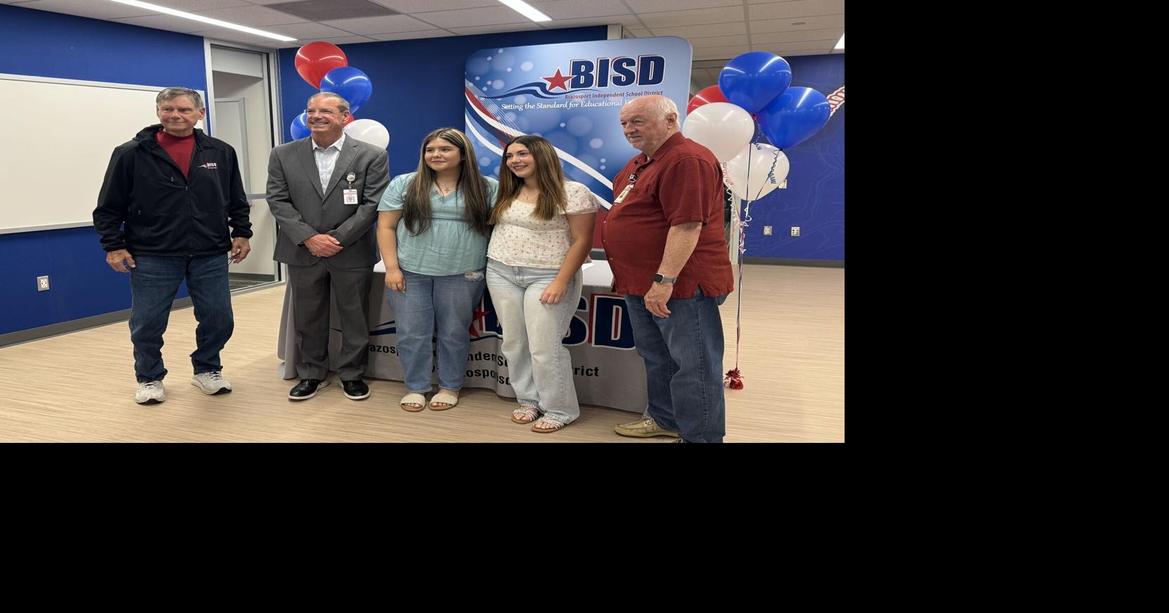 New BISD grads sign on to become teachers in district | News | thefacts.com