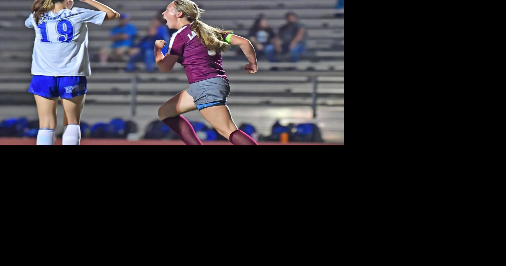 Lady ’Necks inch closer to district title after 21win over Needville