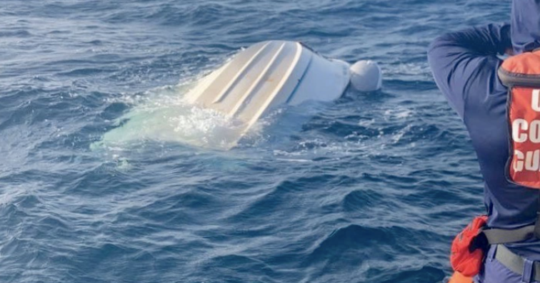 3 rescued after boat capsizes off Freeport | News | thefacts.com