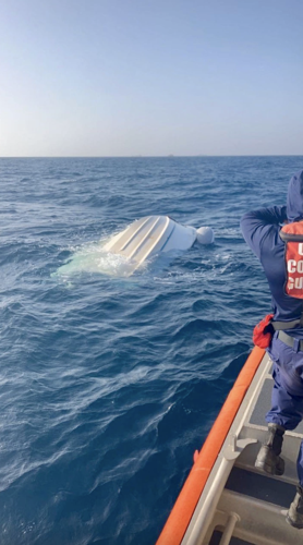 3 rescued after boat capsizes off Freeport | News | thefacts.com