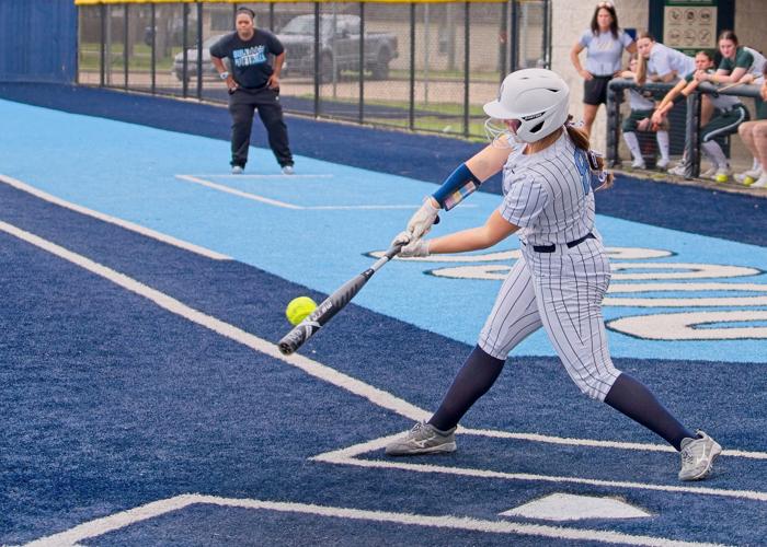 BATTLE OF THE BEST Sweeny keeping it simple after 02 start Sports