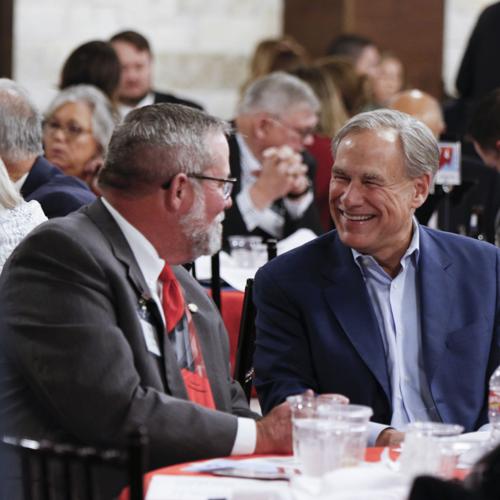 Abbott promotes party, policies at Brazoria County GOP dinner ...