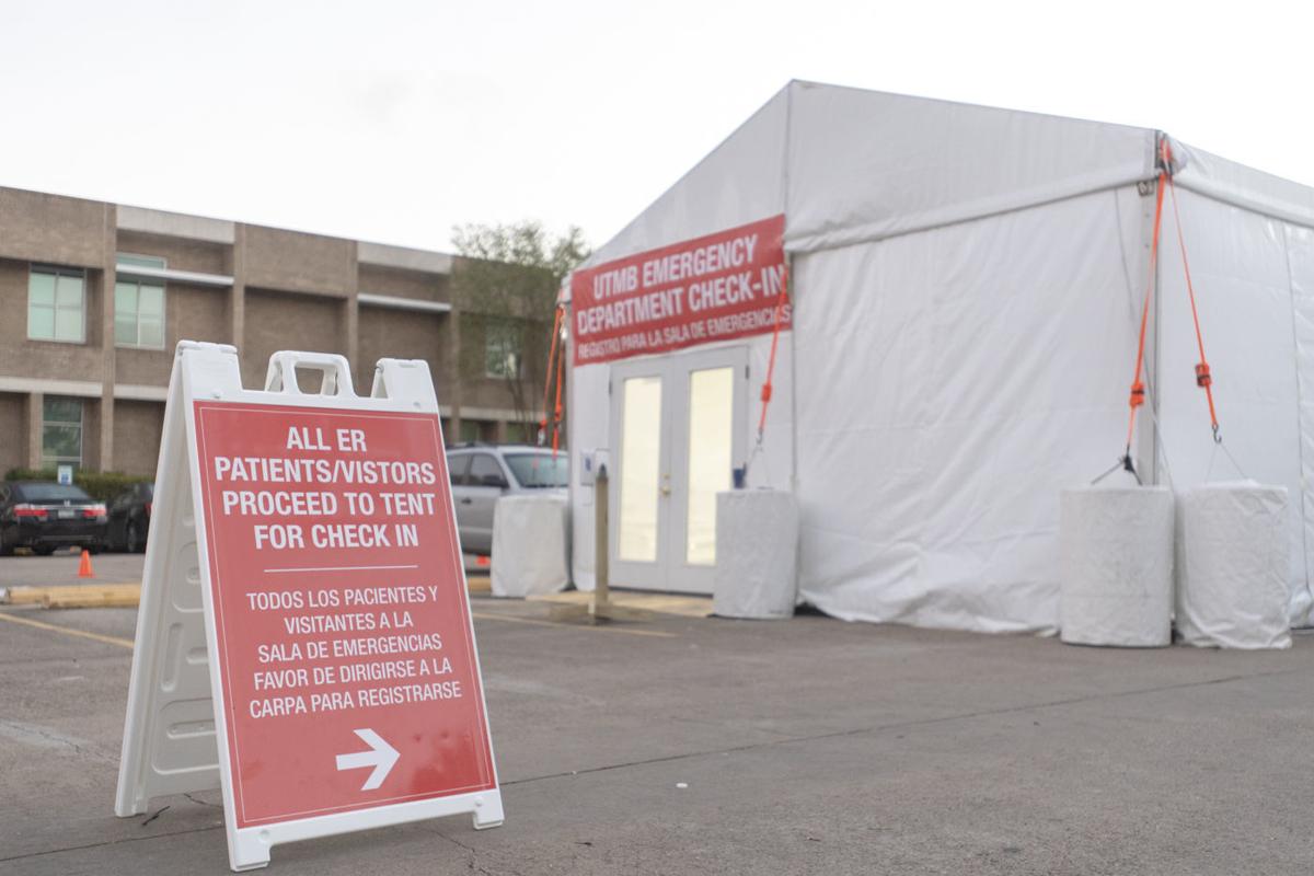 Utmb Angleton Sets Up Outdoor Triage Tents News Thefacts Com