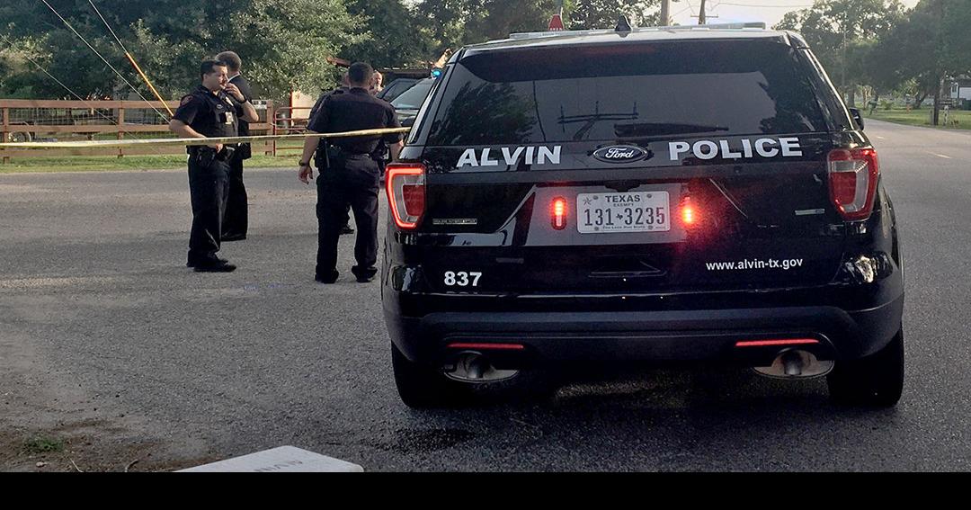 Alvin PD officer involved in shooting; suspect killed