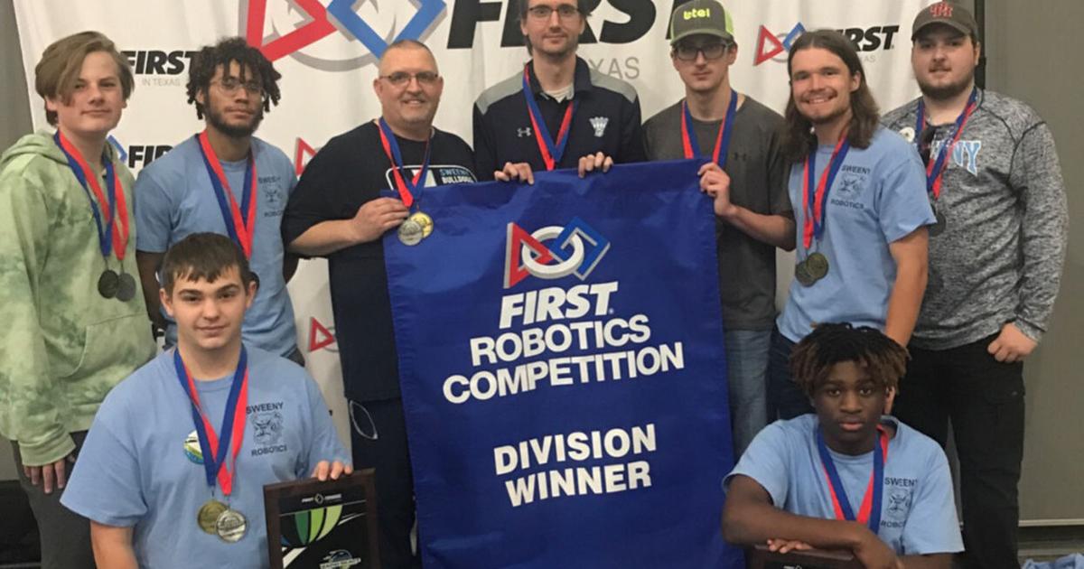 Sweeny High School Robotics Team Advances to State - Image