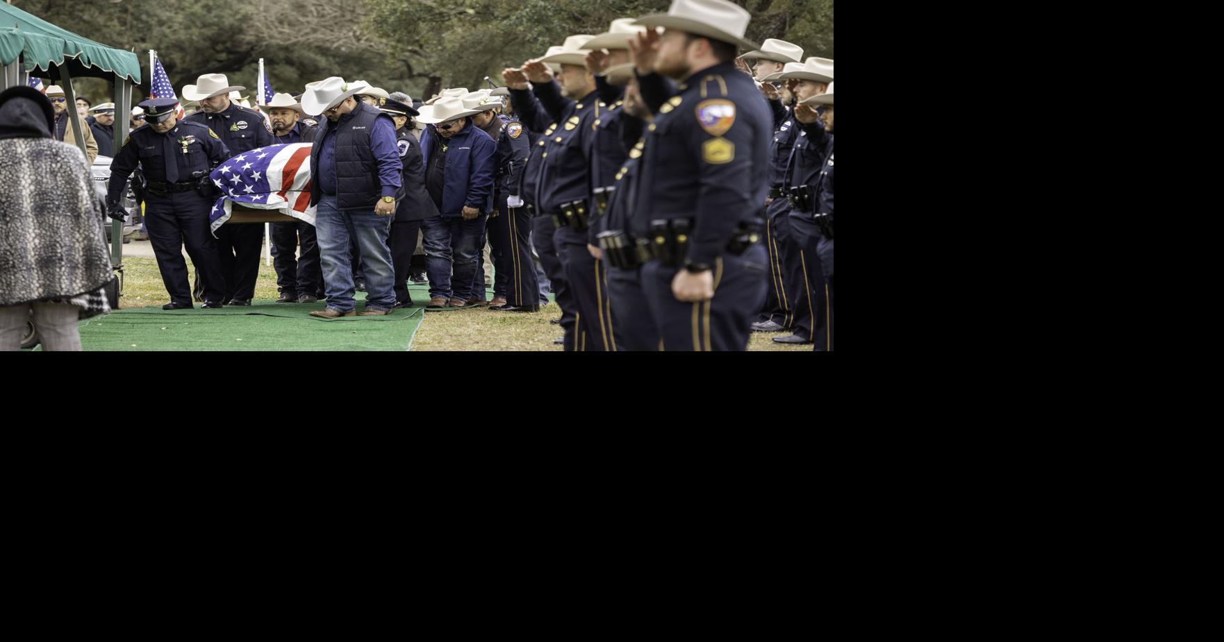Hundreds turn out to honor slain deputy | News | thefacts.com