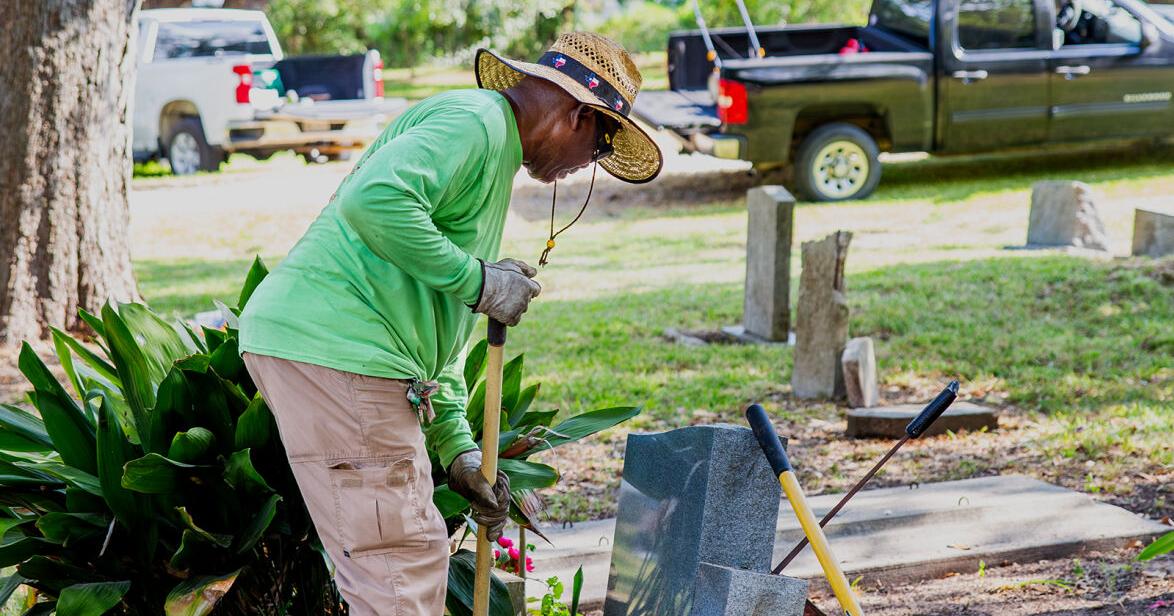Family, volunteers come together to honor loved ones at Gulf Coast Cemetery