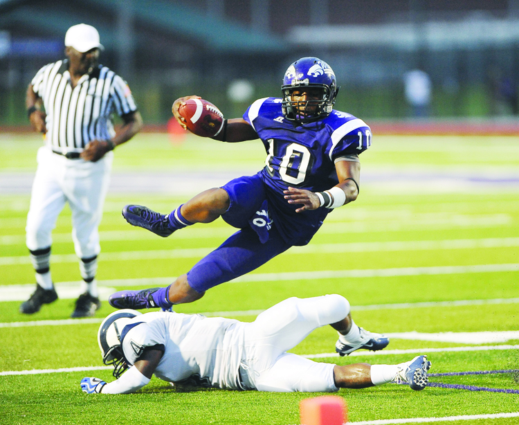 WILD ’CATS WIN Angleton survives frantic finish High School Football