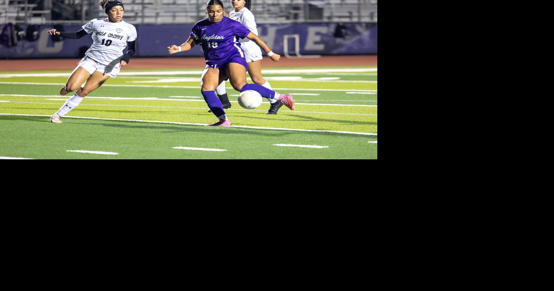 Angleton's Mendoza calls upon faith to find her next soccer home ...