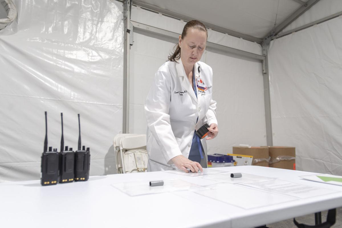 Utmb Angleton Sets Up Outdoor Triage Tents News Thefacts Com
